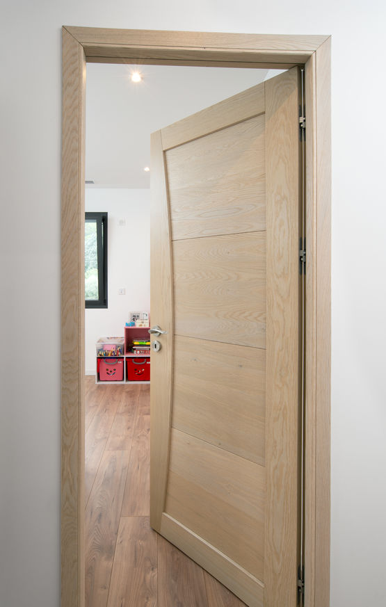 Porte intérieure en bois personnalisée en Chine avec fabricants de