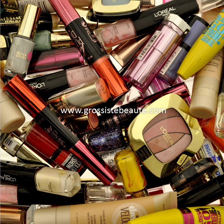 Lot de 20 produits cosmétiques de marque - Produits de maquillage invendus  : : Beauté et Parfum