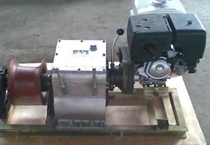 Lifting tool, cable winch, cable grinder