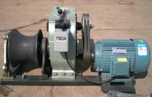 Tractor cable winch