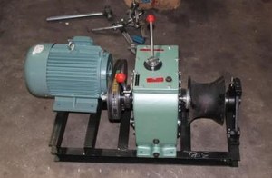 Cable winch shaft drive transission