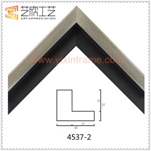 European Oil Painting Frame Moulding 4537 For Sale