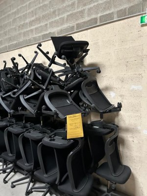 LOT DE FAUTEUILS DE BUREAU SANS ACCOUDOIR NOIR