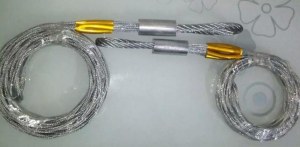 Split wire mesh grip