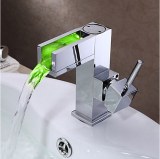 Changement de couleur robinet conduit lavabo - Blade Series F0615F