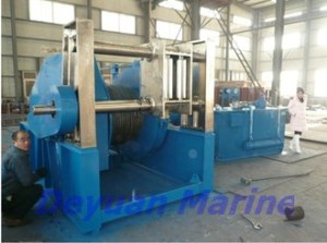 Electric mooring winch