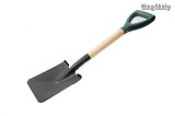 26in spade w/ wooden handle D grip